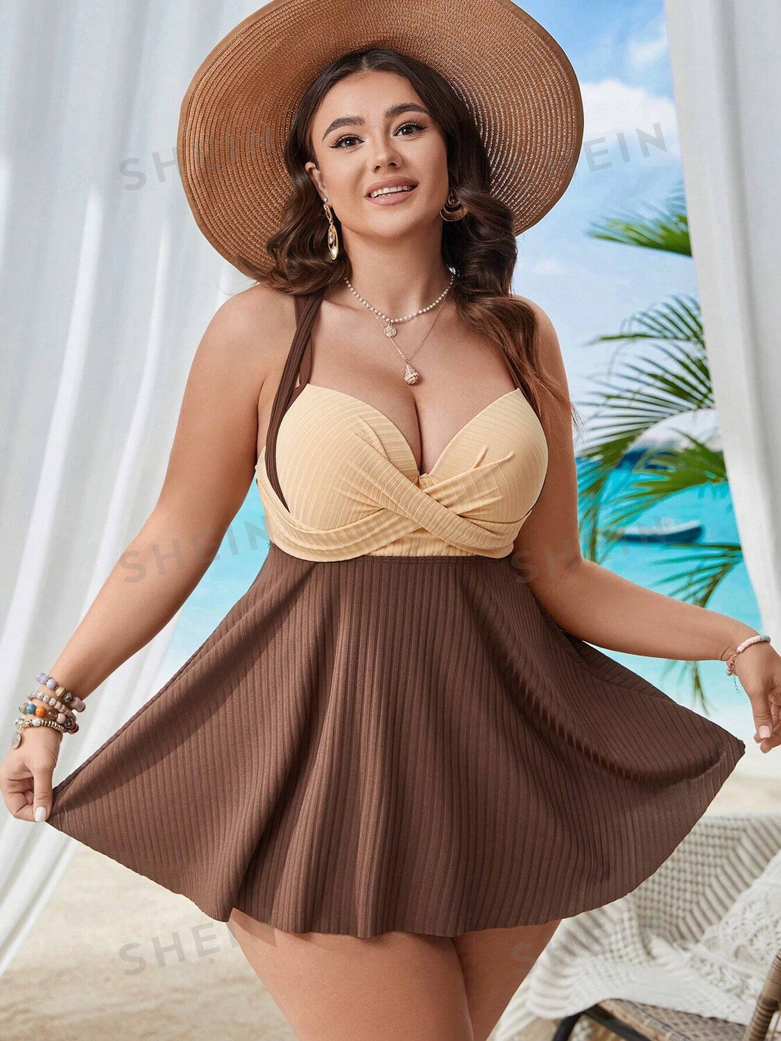 

Swim Curve Плюс размер Купальник контрастного цвета Карнавальный комплект Shein, кофейно-коричневый