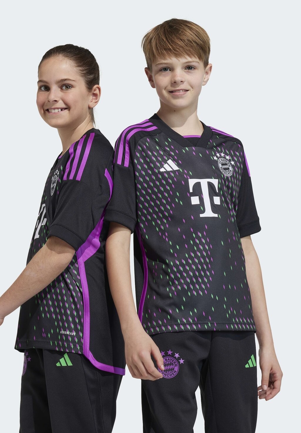 

Команда FC BAYERN MÜNCHEN В гостях Adidas, черный