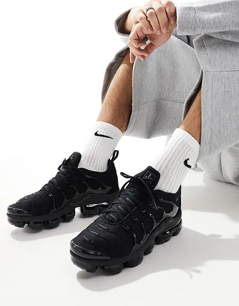 

Кроссовки Air Vapormax Plus черного цвета Nike