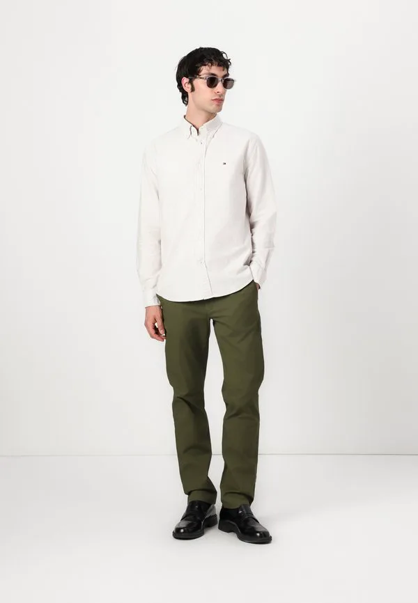 Рубашка в полоску в стиле оксфорд стандартного кроя Tommy Hilfiger, Safari/White — фото 2