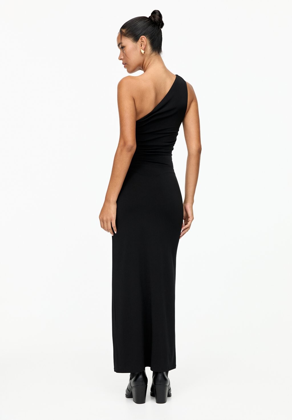 

Платье из джерси ASYMMETRIC DRAPED MIDI PULL&BEAR, черный