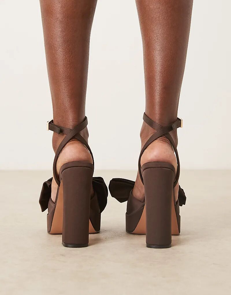 Босоножки Nala ASOS DESIGN на платформе с большим бантом и каблуком из коричневого атласа — фото 3