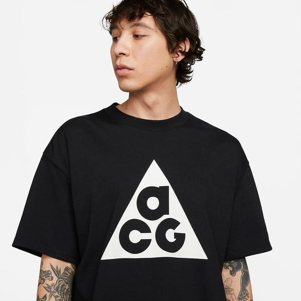 Футболка Nike ACG Short-Sleeve T-Shirt 'Black', черный — фото 3
