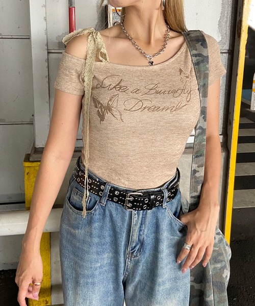 

Топ короткий асимметричный с кружевной отделкой Non-hedge, цвет мокко