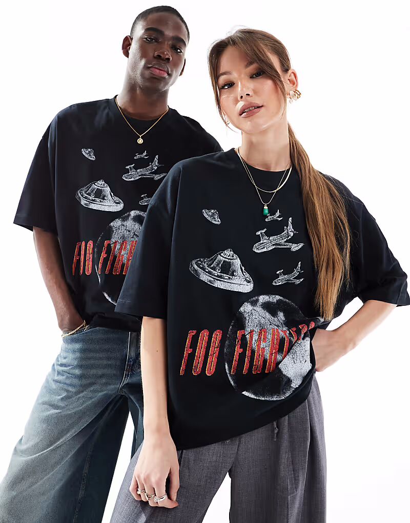 

Футболка унисекс свободного кроя ASOS DESIGN с лицензионным принтом Foo Fighters черного цвета