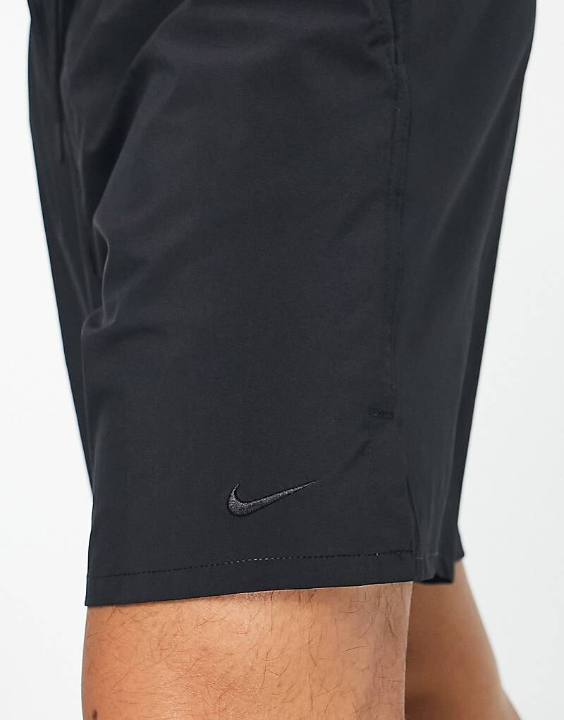 Nike Training — Dri-FIT — Unlimited — темно-серые шорты 7 дюймов — фото 4