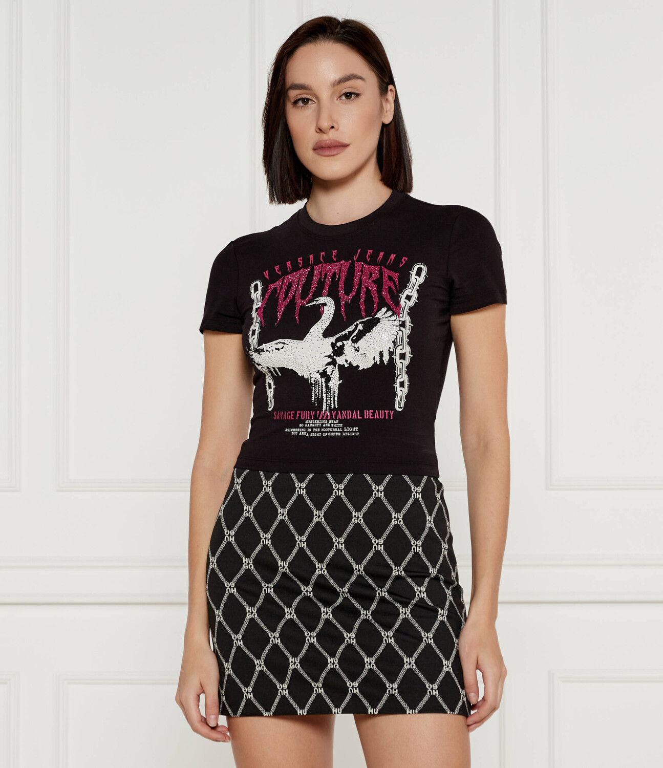 

Футболка Versace Jeans Couture Cropped Fit, черный