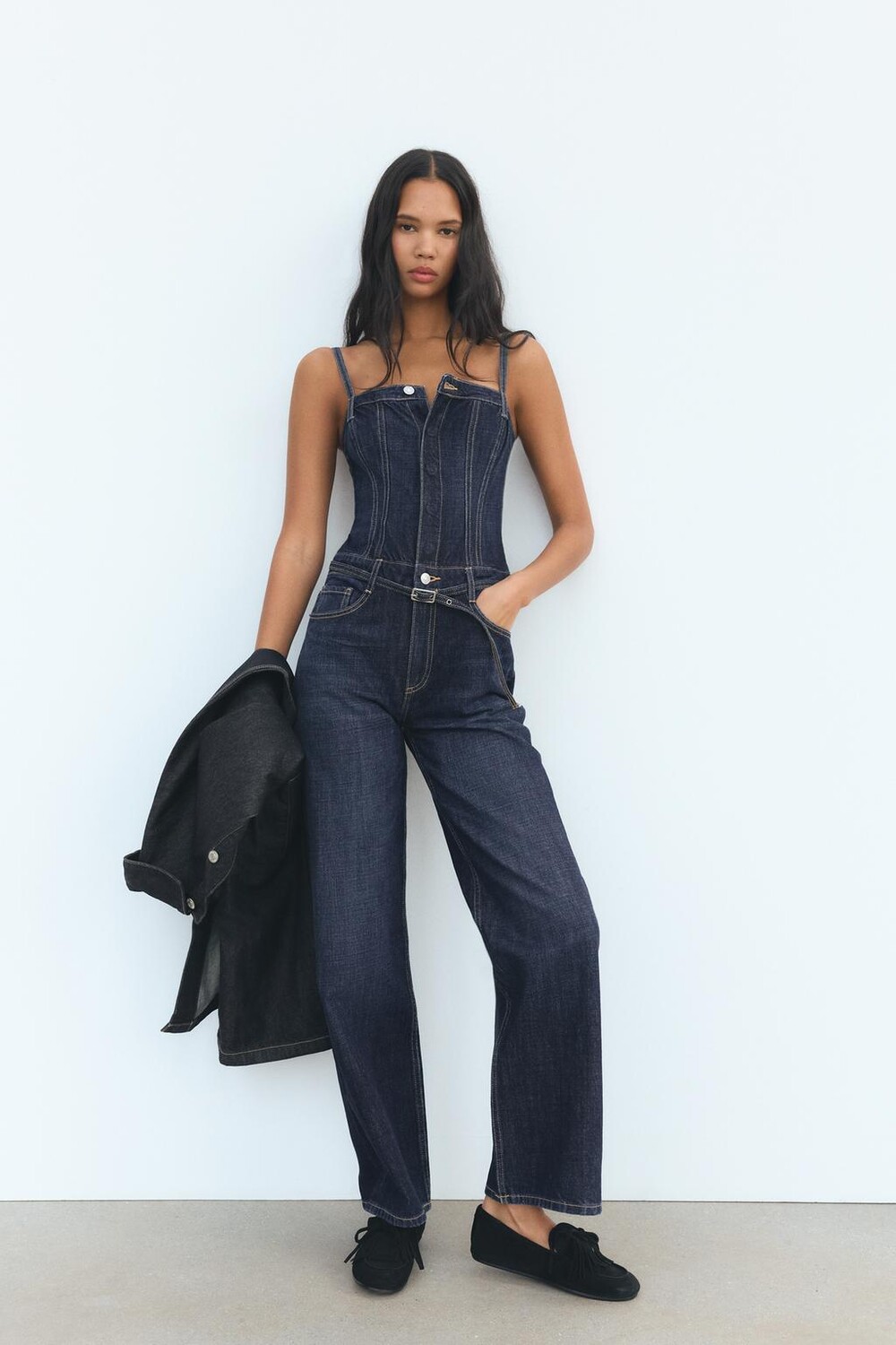 

Длинный джинсовый комбинезон с поясом ZARA, синий