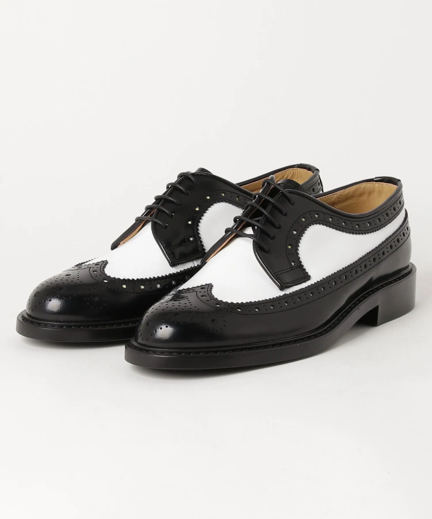 Туфли-лодочки HARUTA WINGTIP LACE-UP с перфорацией на шнуровке, модель 710, черно-белые.