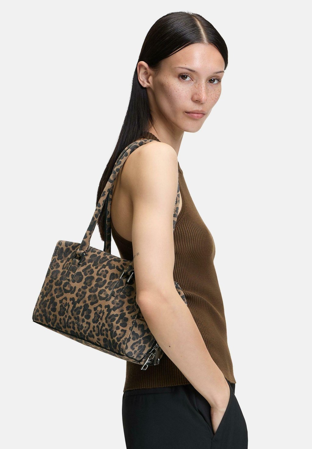

Сумка KAYLA SATCHEL KLEINE SCHULTER LEO-MUSTER Liebeskind Berlin, светло-коричневый