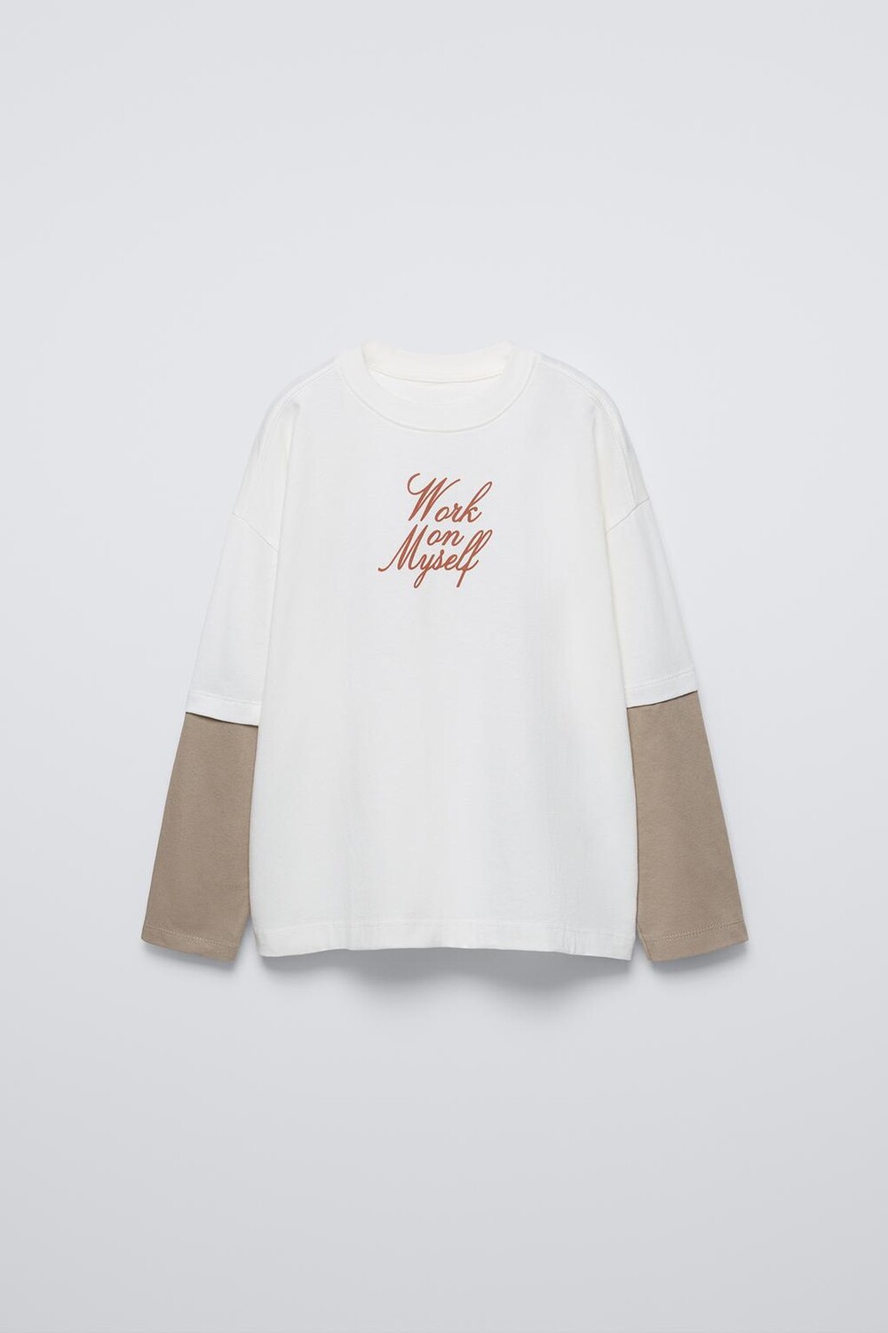 

Футболка с двухслойным рукавом и лозунгом ZARA, экрю