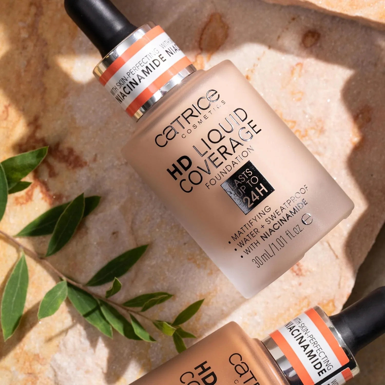 Жидкий тональный крем «HD Liquid Coverage Foundation» от Catrice Catrice, 066 Warm Toffee — фото 4