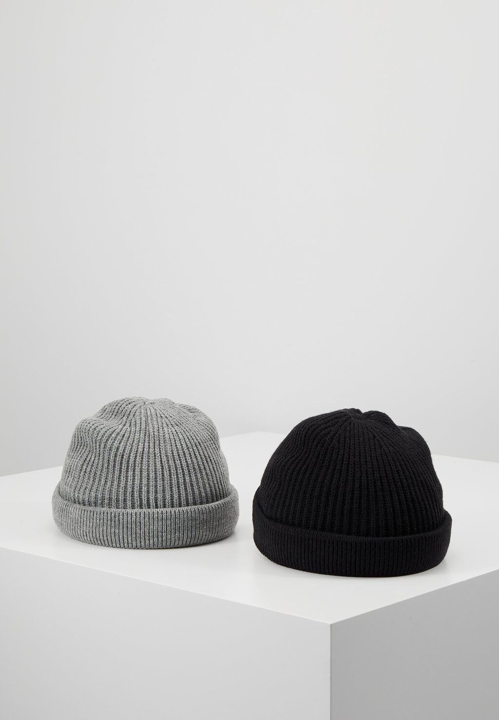 

Шапка ONSSHORT BEANIE 2 PACK Only & Sons, черный/серый меланж