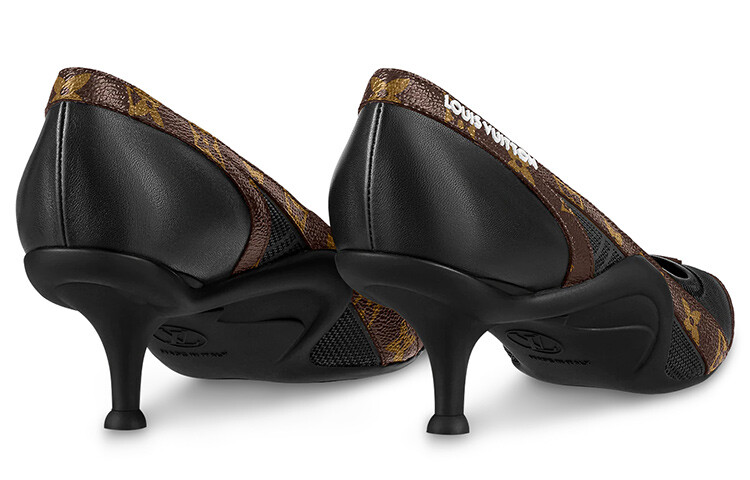 Туфли женские Mary Jane Dark Mushroom с принтом Outerspace и NB бордового цвета Louis Vuitton — фото 4