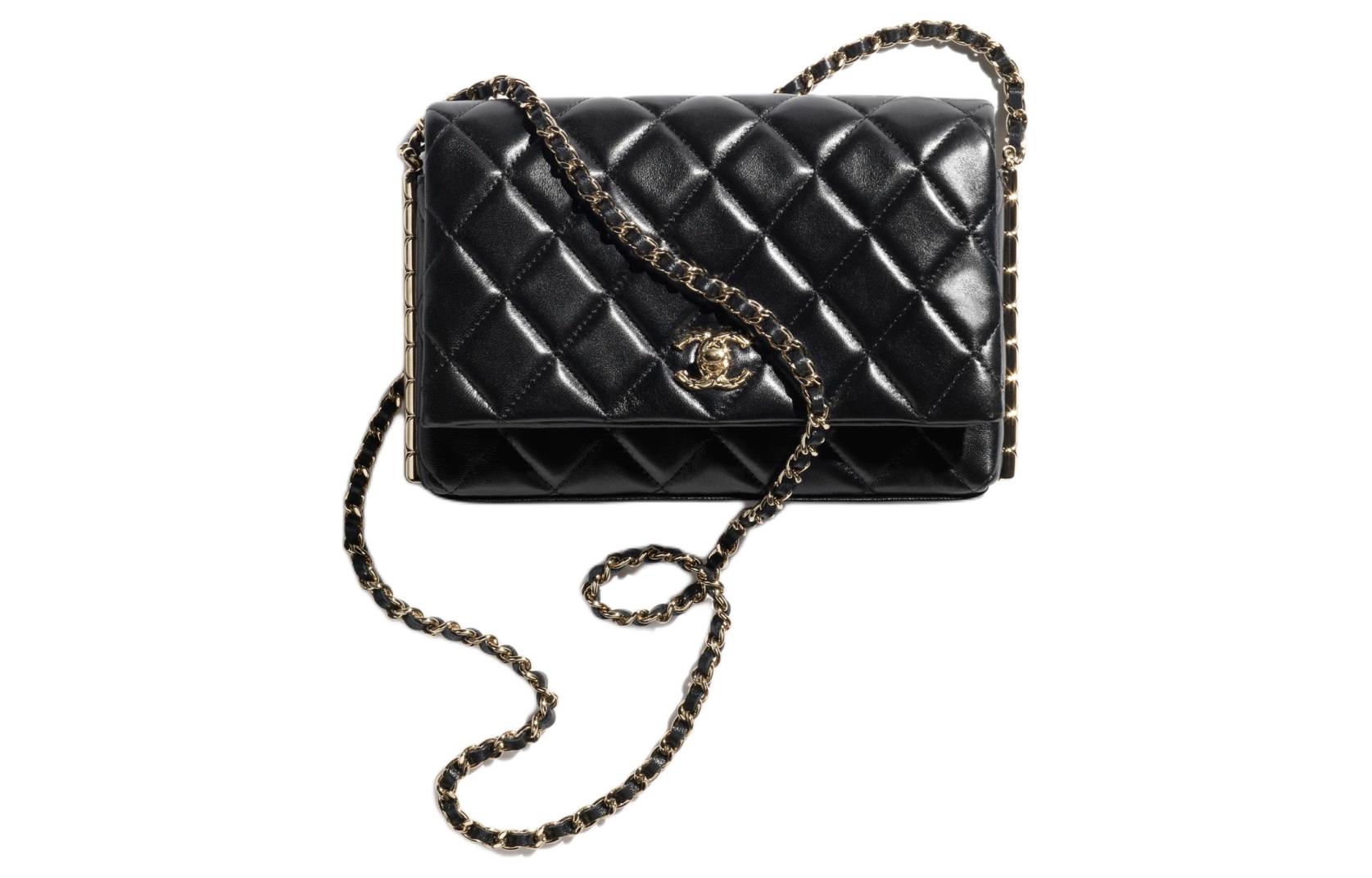 

CHANEL Яркая потертая сумка-кроссбоди из барашка через плечо женская черная