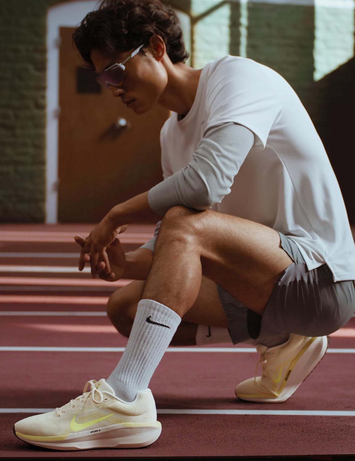 Мужские кроссовки для бега по шоссе Nike Winflo 11, желтый — фото 2