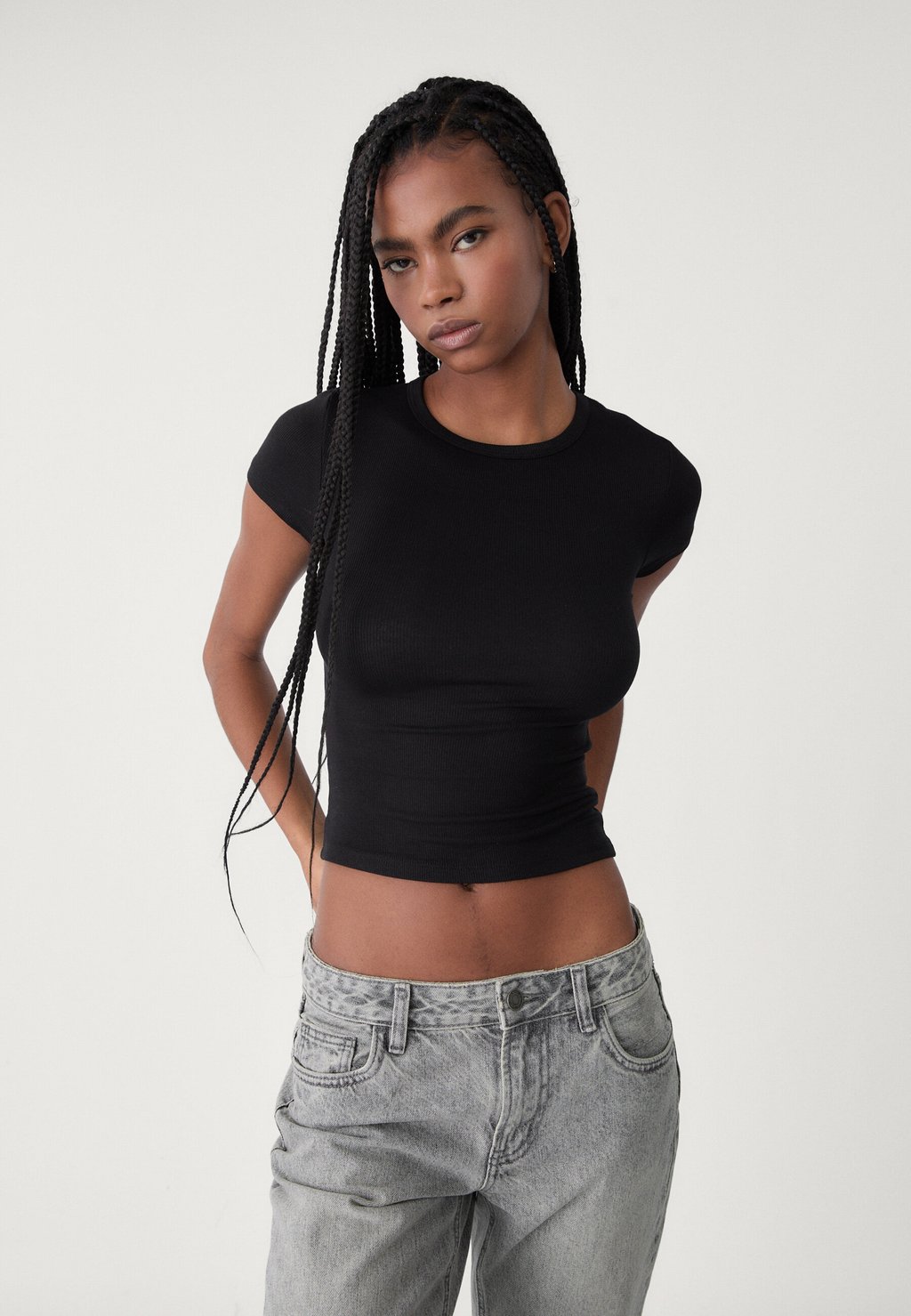 

Базовая футболка SHORT SLEEVE Stradivarius, черный