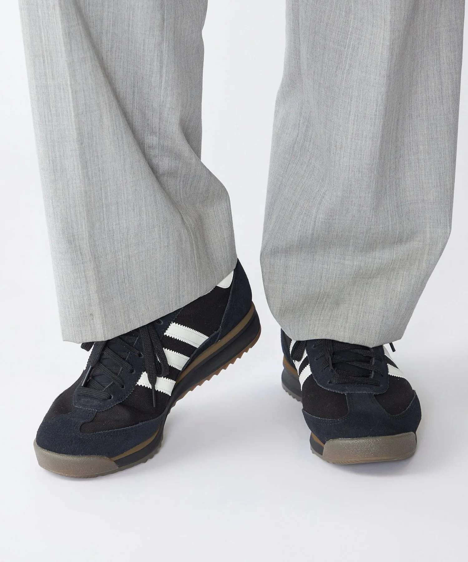 Мужские кроссовки из замши adidas Originals SL 72 RS черные — фото 3