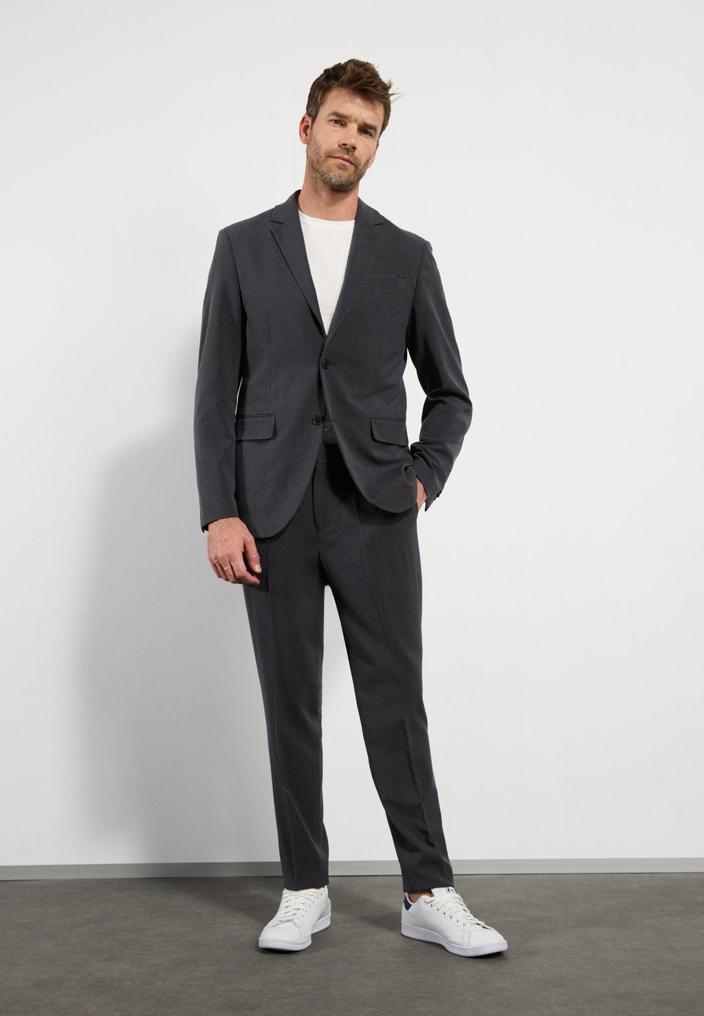 

Костюм MELANGE BASIC SUIT Pier One, цвет Mottled Dark Grey