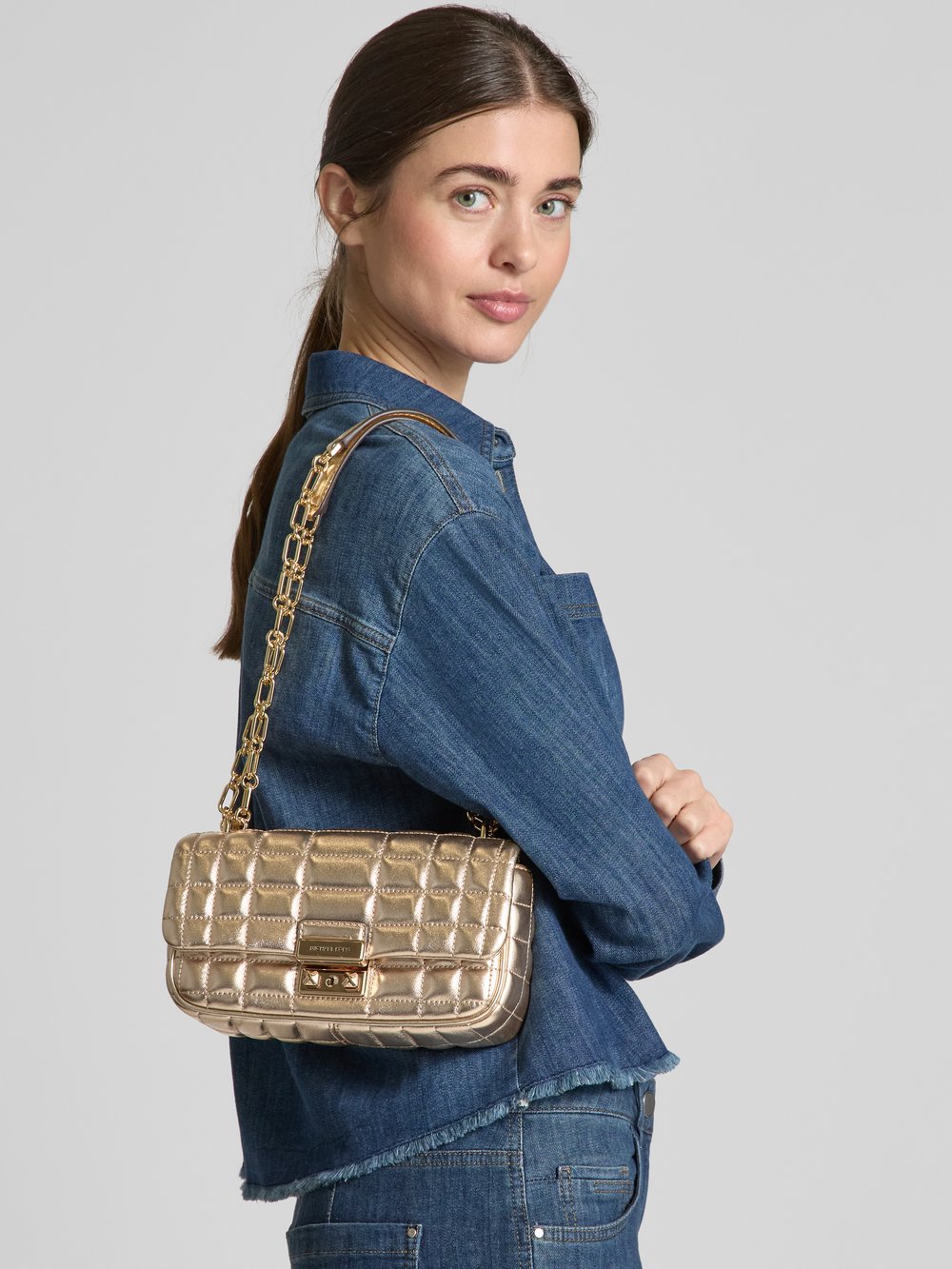 

Сумка через плечо с этикеткой MICHAEL Michael Kors, золотой