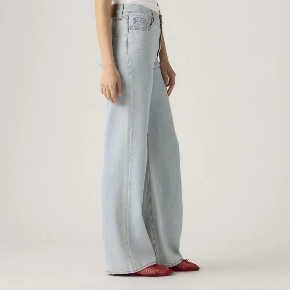 Женские широкие джинсы Ribcage светло-индиго от Levi's — фото 2