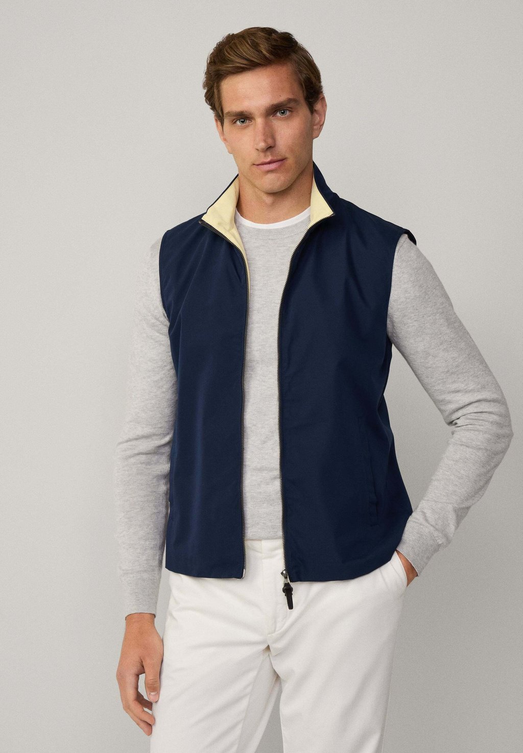 

Жилет TRAVEL Hackett London, темно-синий