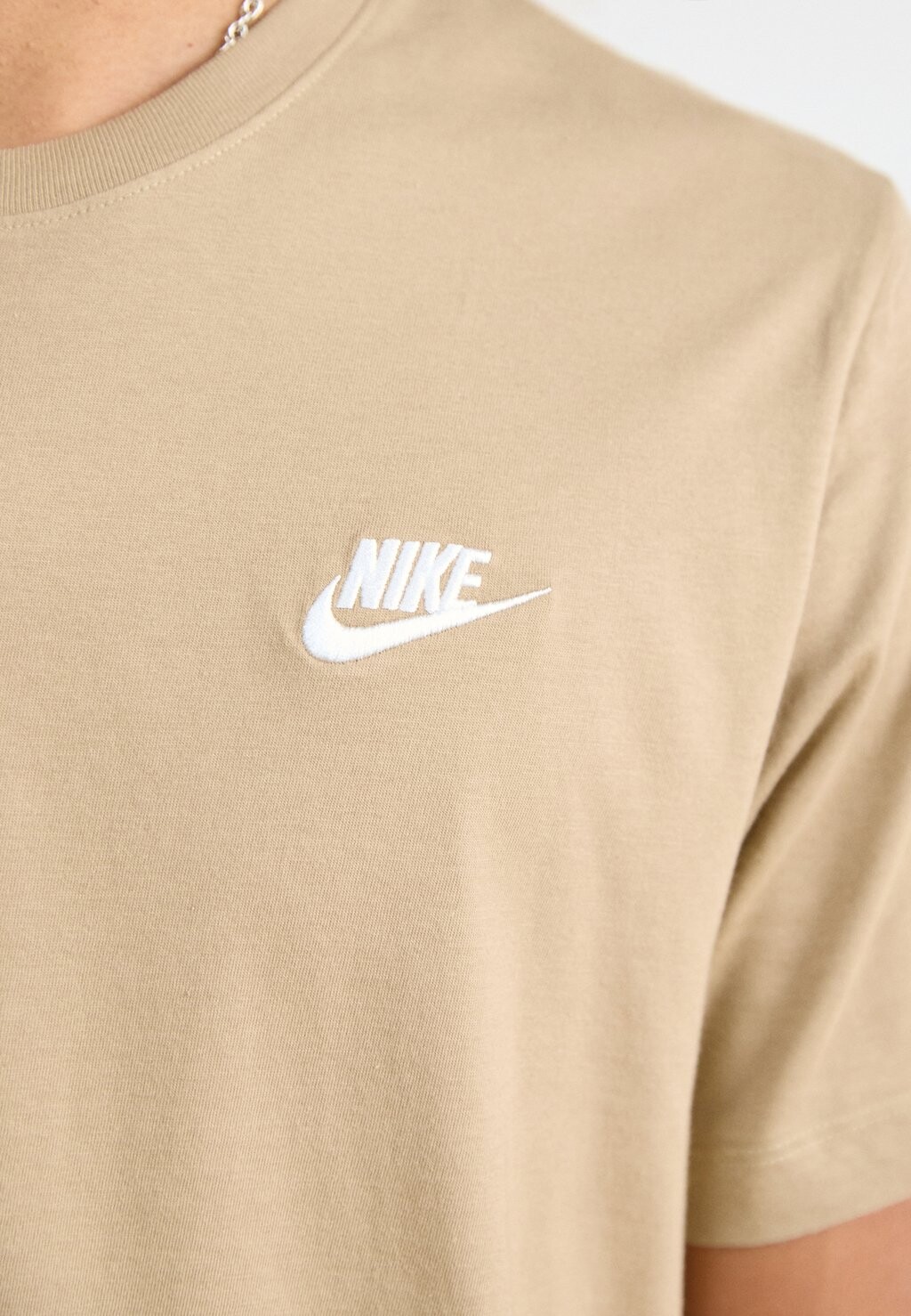 

Базовая футболка CLUB TEE Nike, хаки