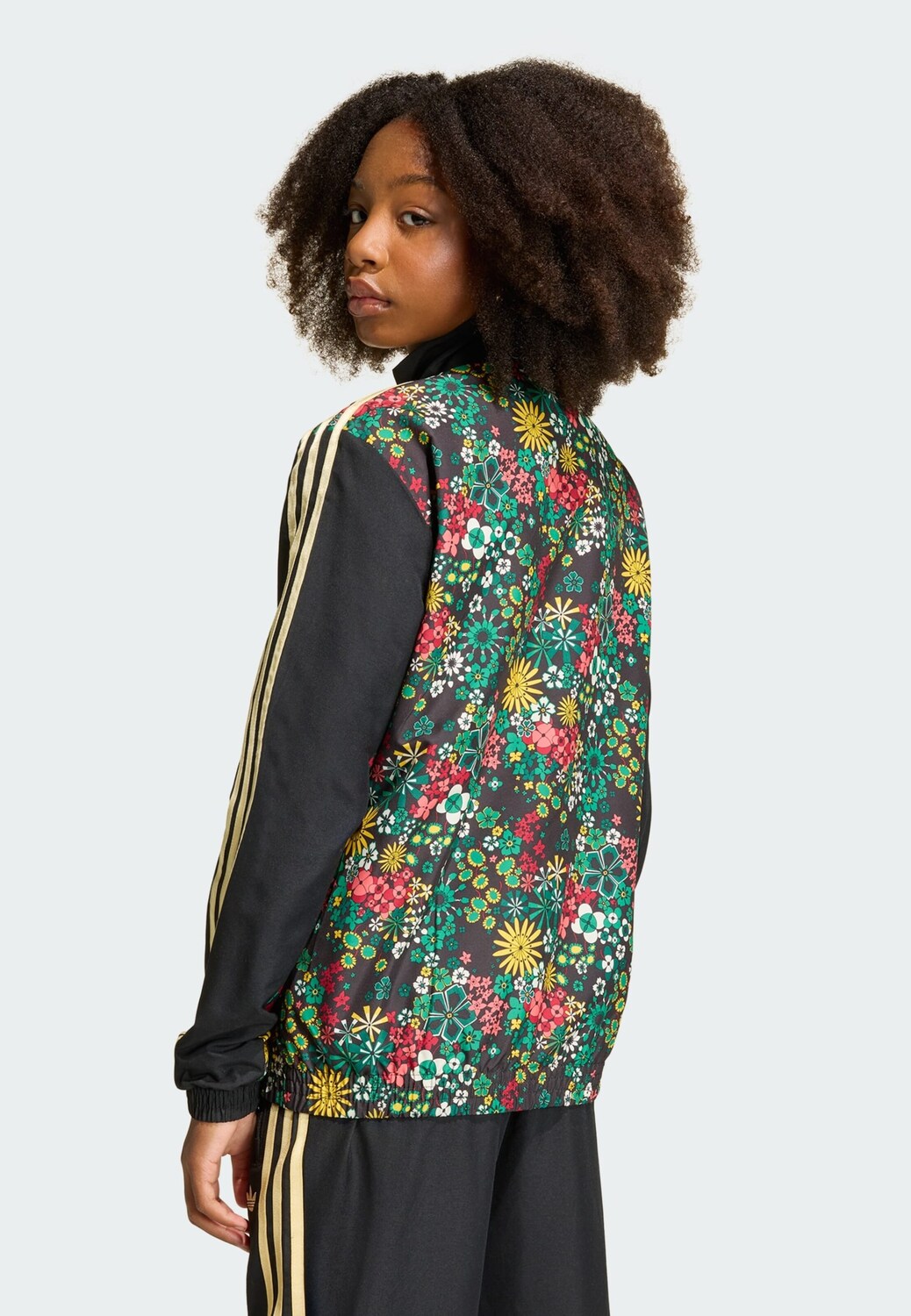 Куртка межсезонная 'Adidas Originals x Liberty London' в черном цвете — фото 3