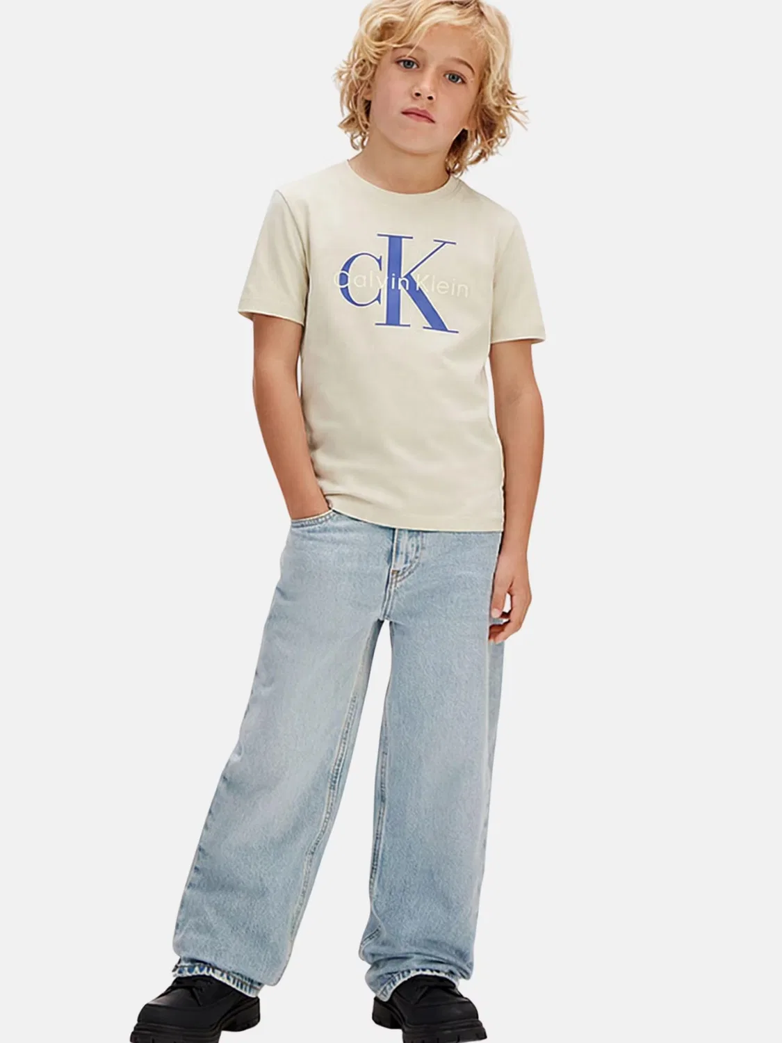 Детская футболка Calvin Klein Kids Jeans бежевого цвета — фото 2