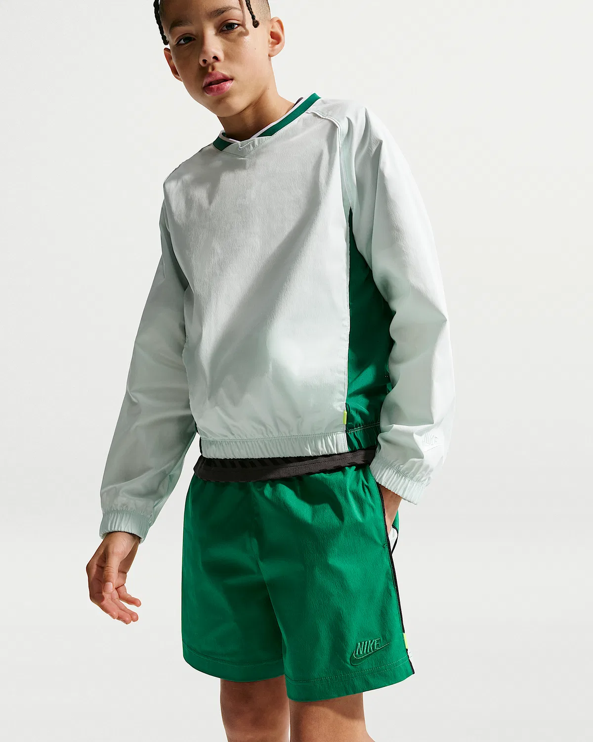 Детские шорты Nike Sportswear Woven, Malachite/White/Black/Malachite — фото 4