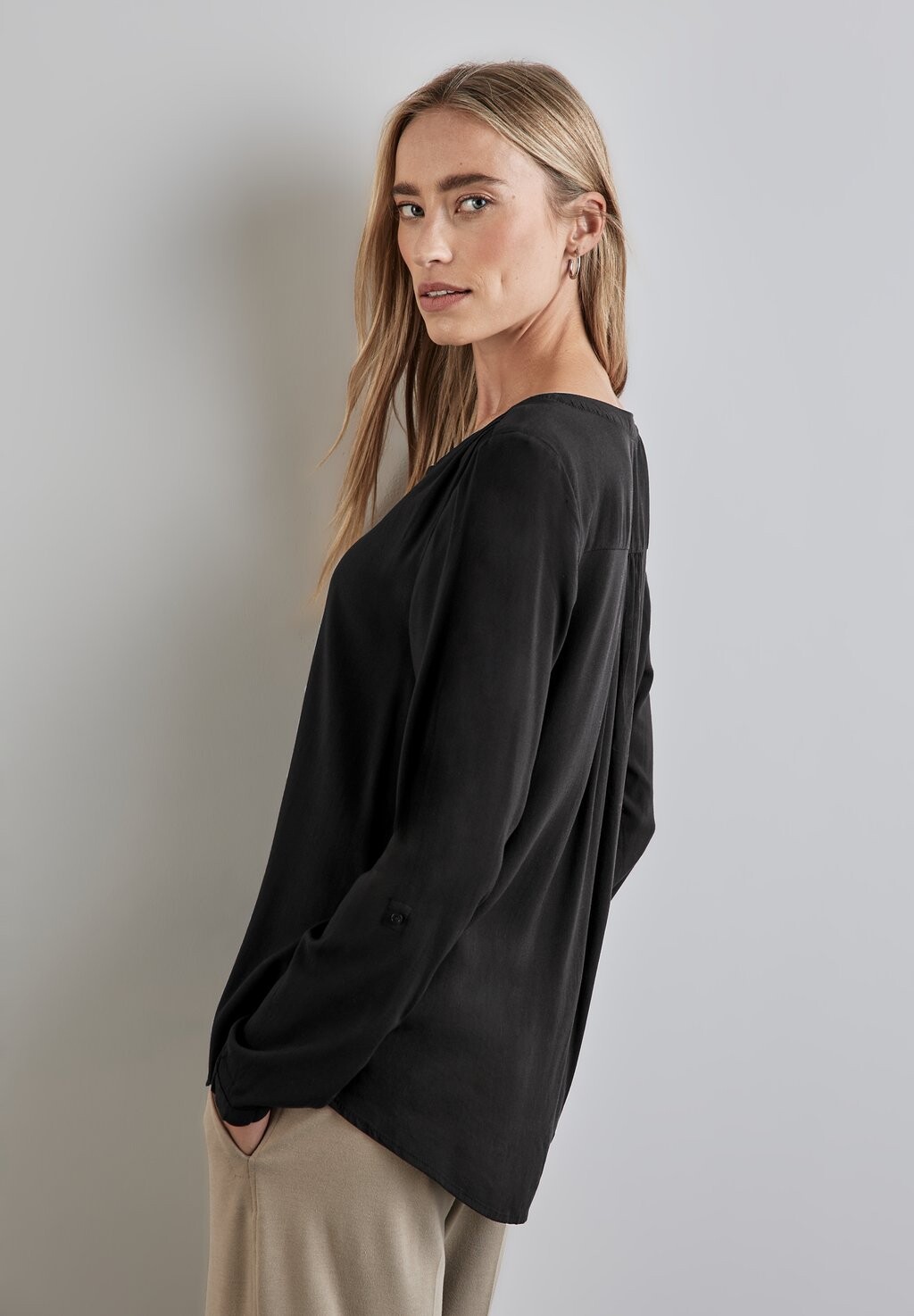 

Блуза BASIC IN UNIFARBE Street One, черный