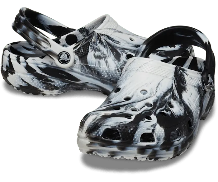 Классические мраморные сабо Crocs женские, цвет White / Black — фото 2