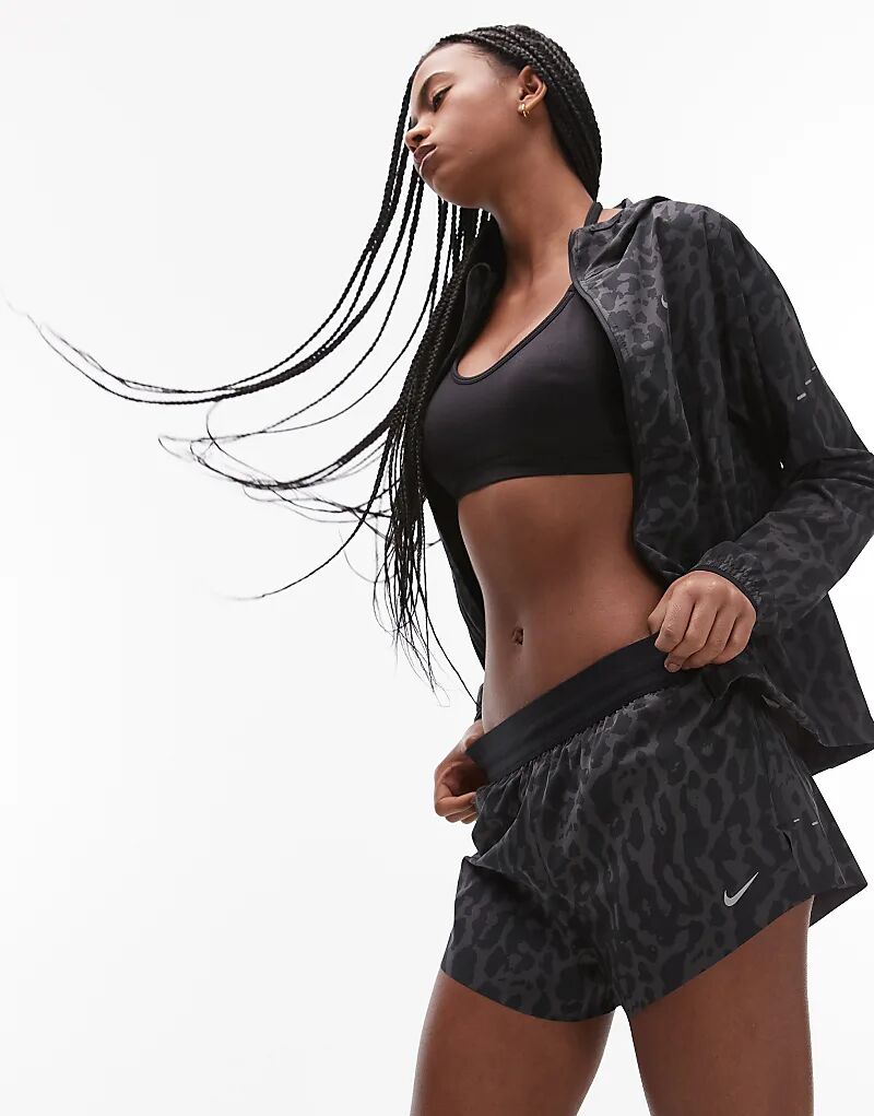 

Шорты 2 в 1 Nike Running Swift Dri-FIT с леопардовым принтом, 3 дюйма, черные
