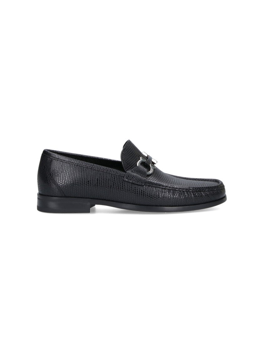 

Текстурные черные кожаные лоферы с металлической пряжкой Salvatore Ferragamo
