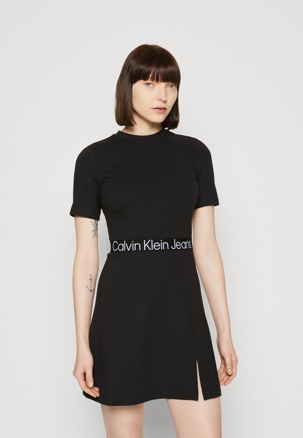 

Платье из джерси Calvin Klein Jeans, черный