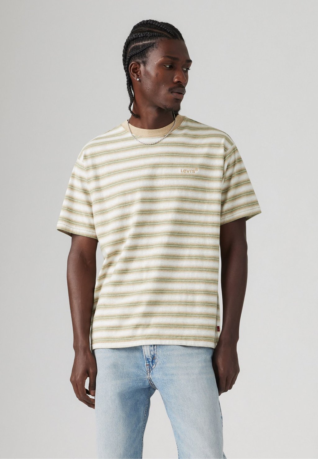 

Футболка с принтом RED TAB VINTAGE TEE Levi's, оливковый