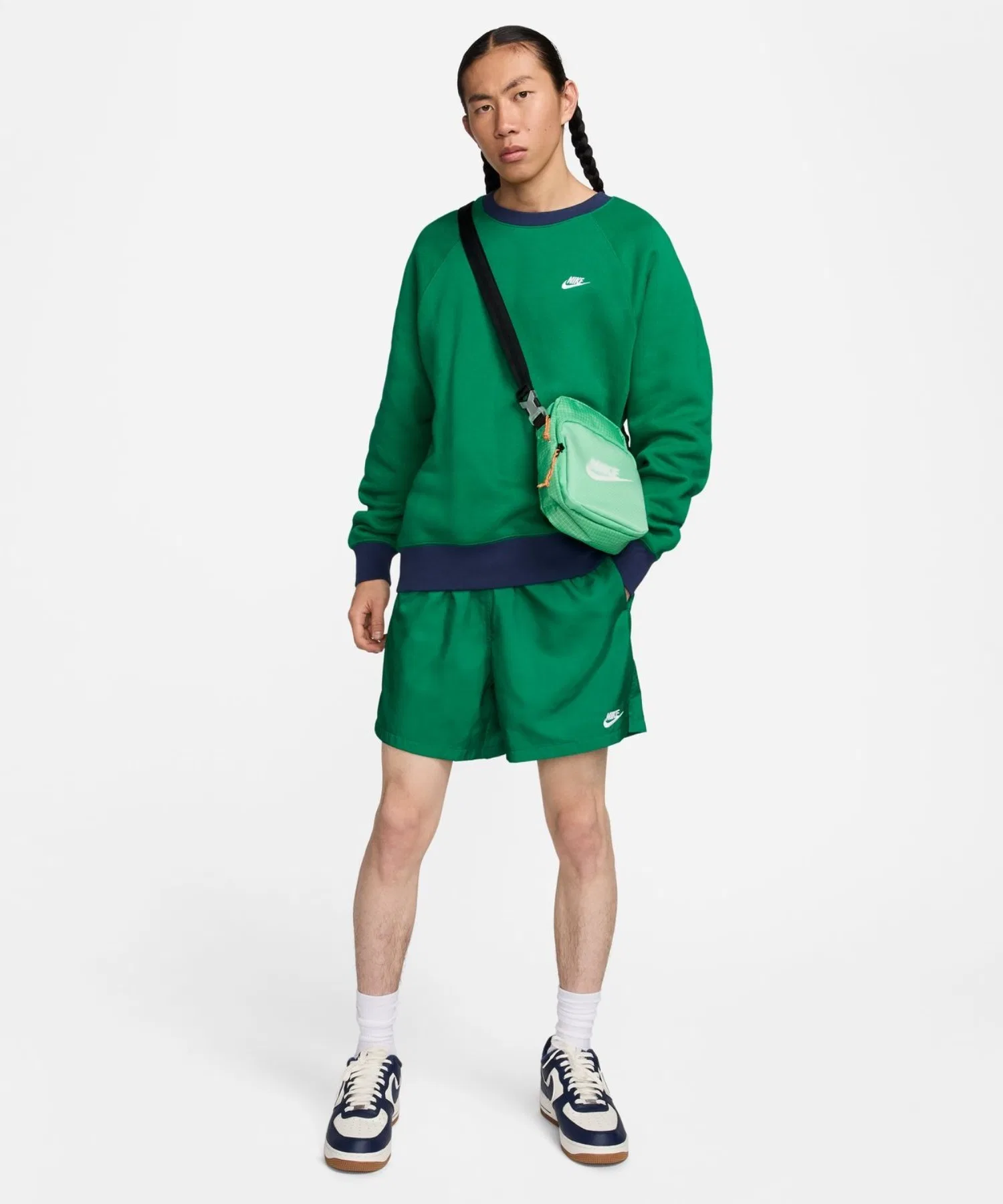 Мужские шорты NIKE Club Flow короткие бежевые — фото 2