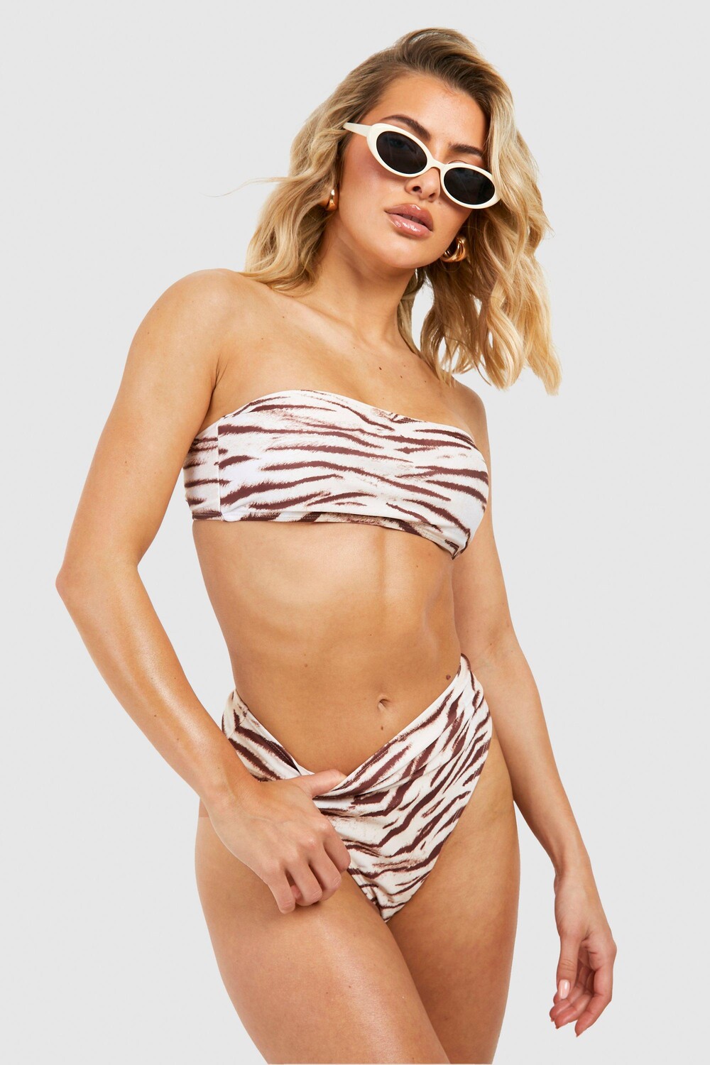 

Трусики бикини Tiger с высокой талией boohoo, белый