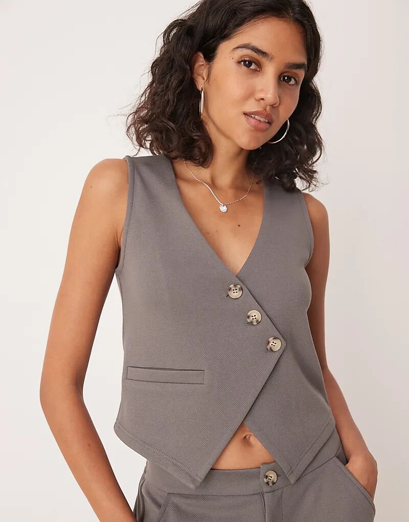 

Асимметричный жилет ASOS DESIGN, темно-серый цвет