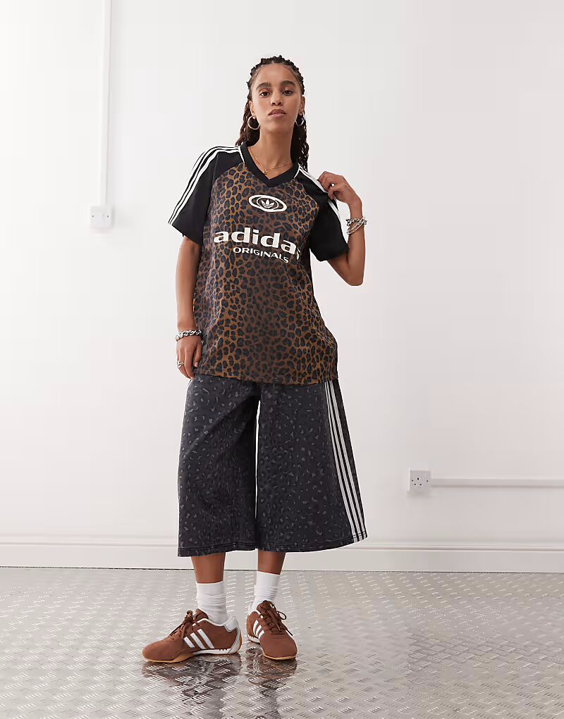 Футболка Adidas Originals с леопардовым принтом - МУЛЬТИ