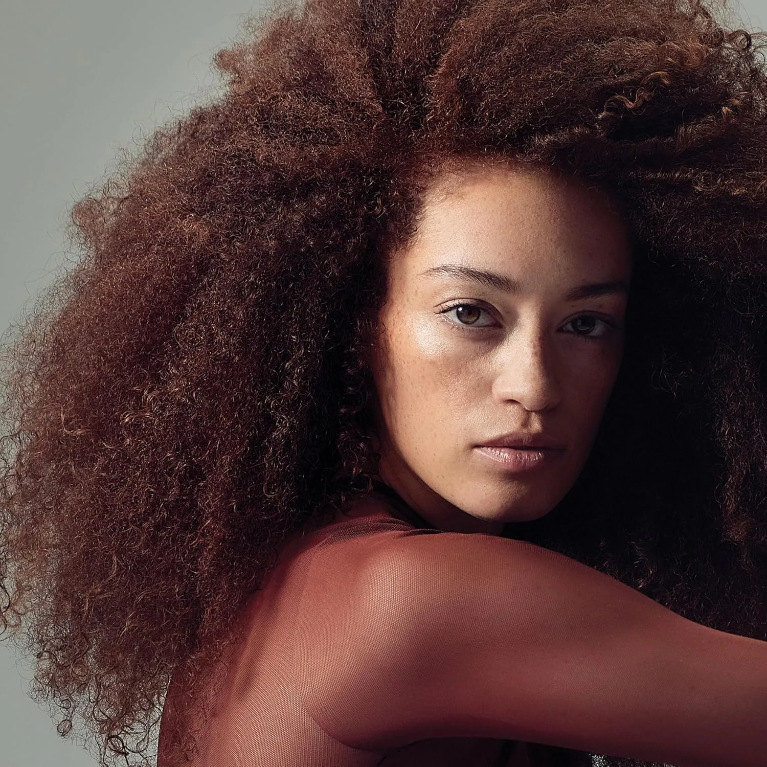 Увлажняющая пенка для волос Paul Mitchell, придает волосам форму и блеск, подходит для кудрявых и вьющихся волос, 190 мл. — фото 3
