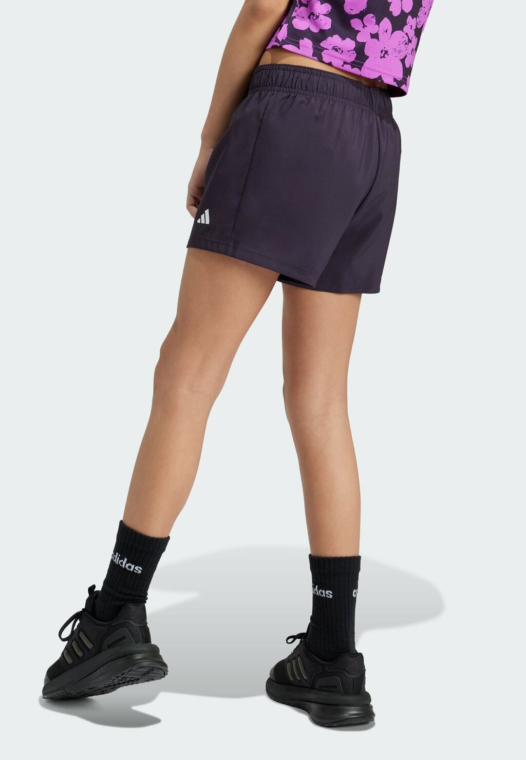 

Спортивные шорты Train Essentials Seasonal Print adidas Sportswear, Aurora Black Purple Burst
