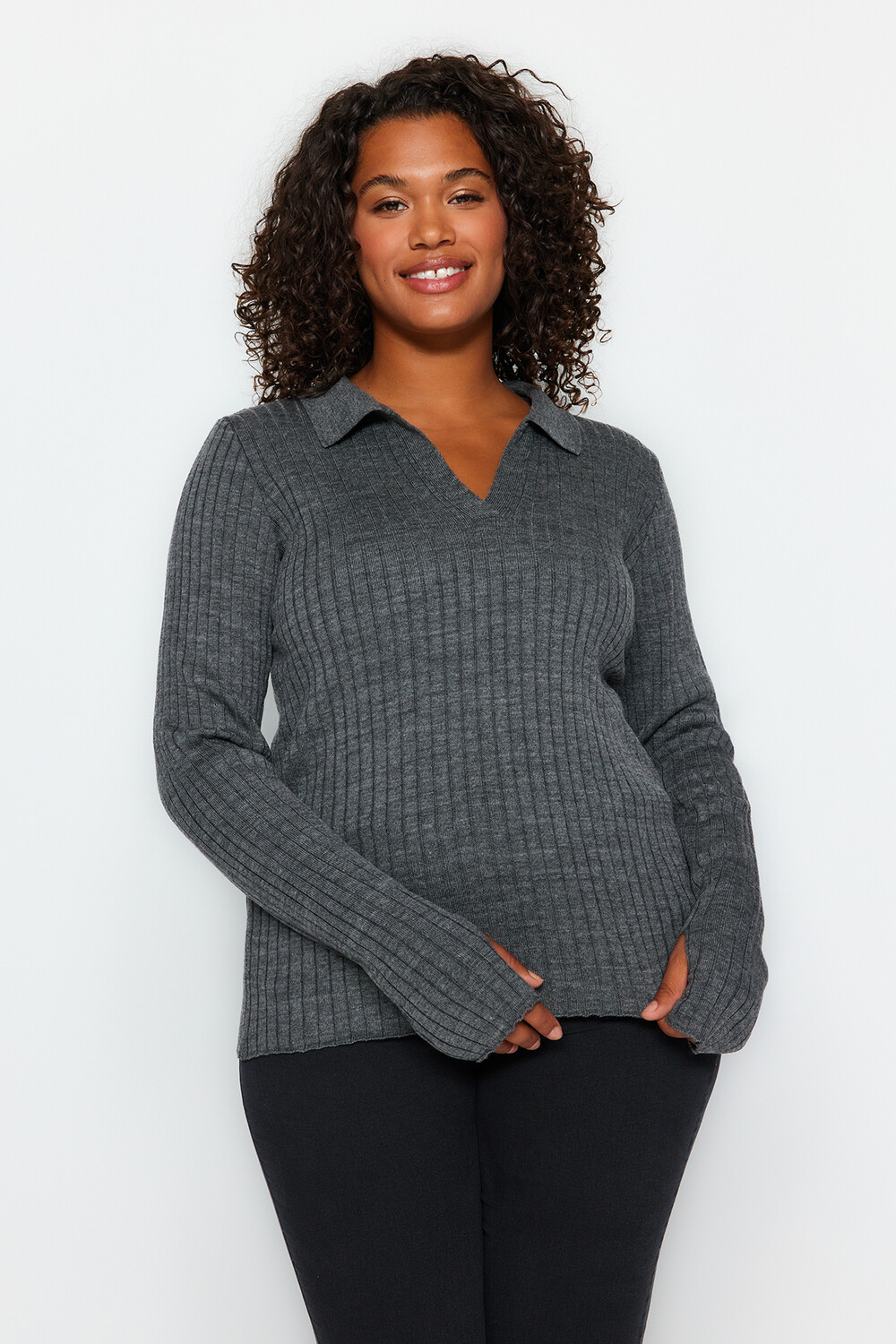 

Трикотажный свитер с воротником поло и рукавами антрацитового цвета Trendyol, серый