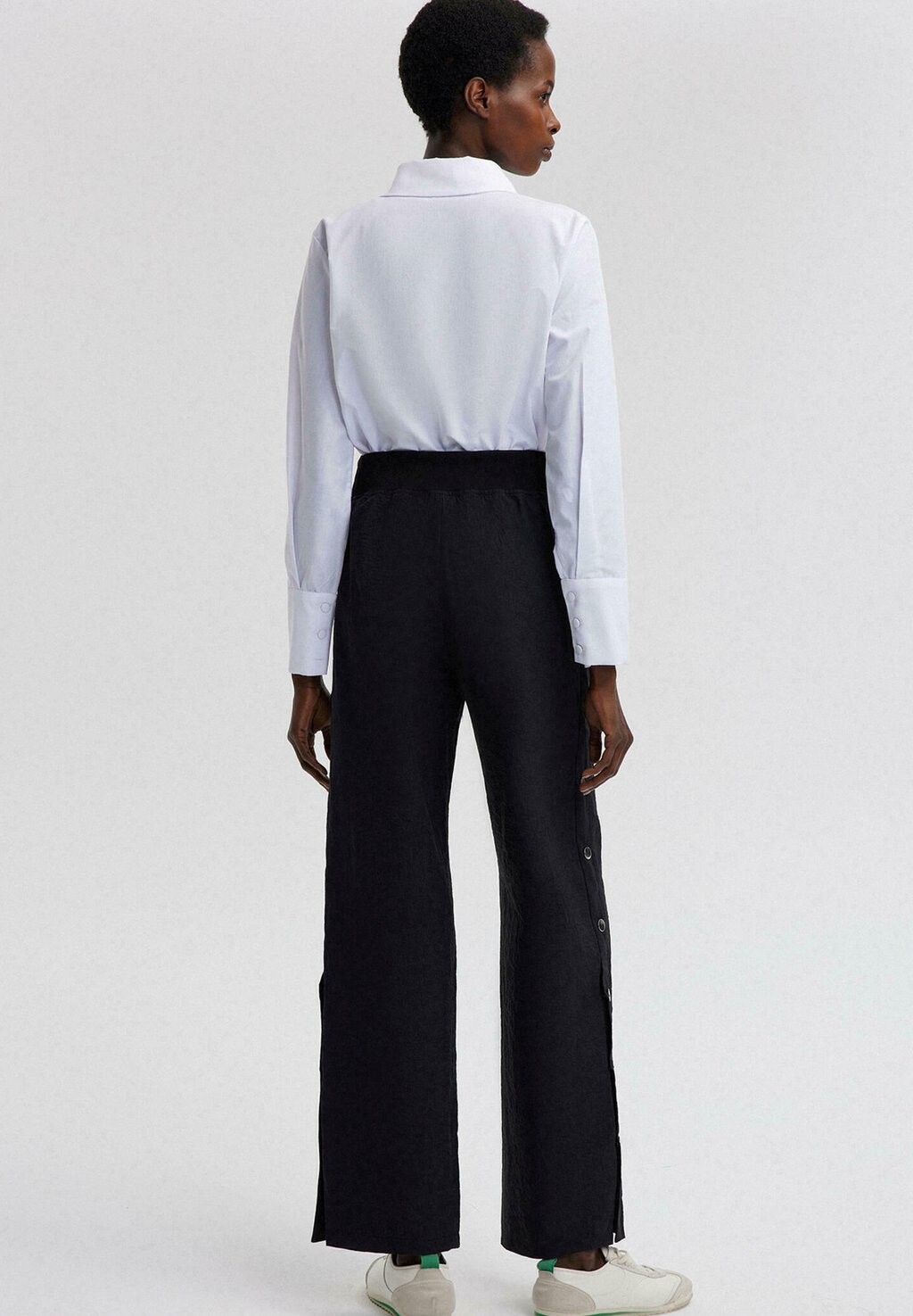 

Брюки ELASTIC WAIST WITH SNAP BUTTON Touché Privé, черный