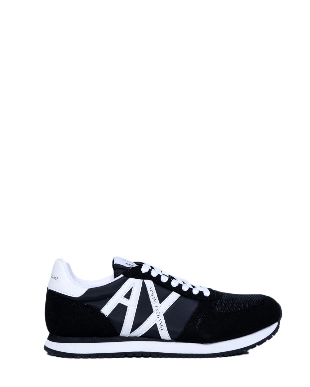 

Кроссовки Armani Exchange спортивные, черный