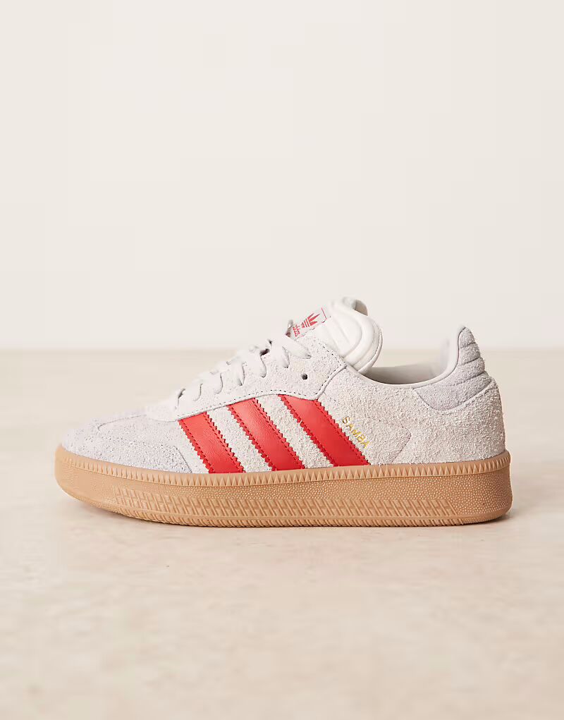 Кроссовки Adidas Originals Samba XLG серого и красного цвета — фото 2