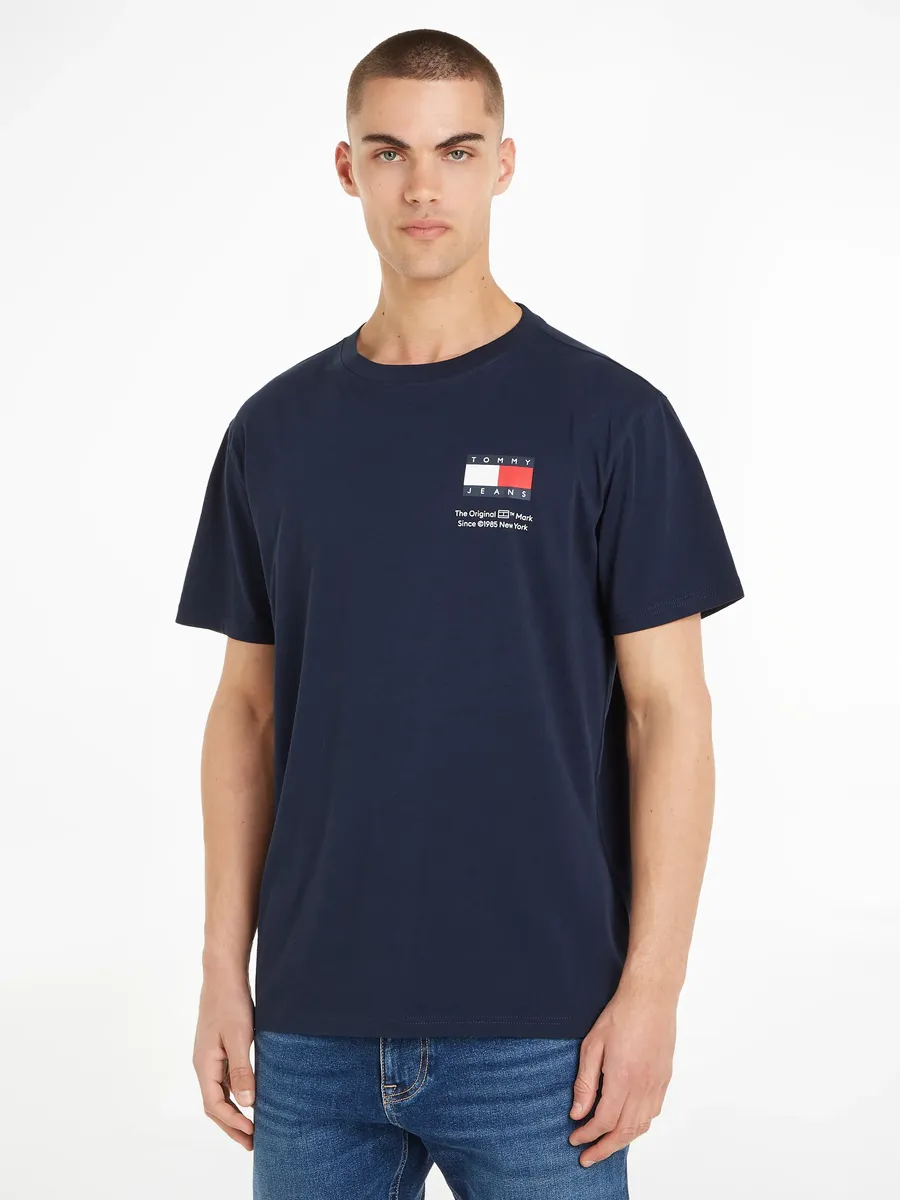 

Футболка Tommy Jeans "TJM SLIM 2PACK S/S FLAG DNA TEE" с большим логотипом на груди, цвет Dark Night Navy/Lt Grey Htr