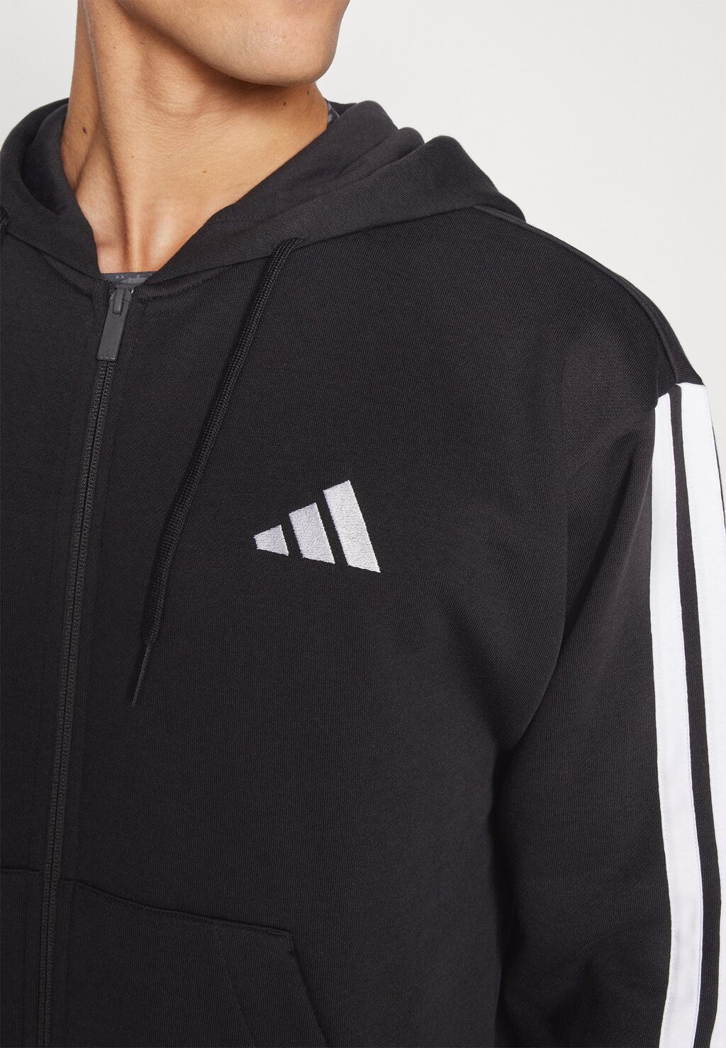 Толстовка на молнии ESSENTIAL THREE STRIPES adidas Sportswear, черный — фото 2