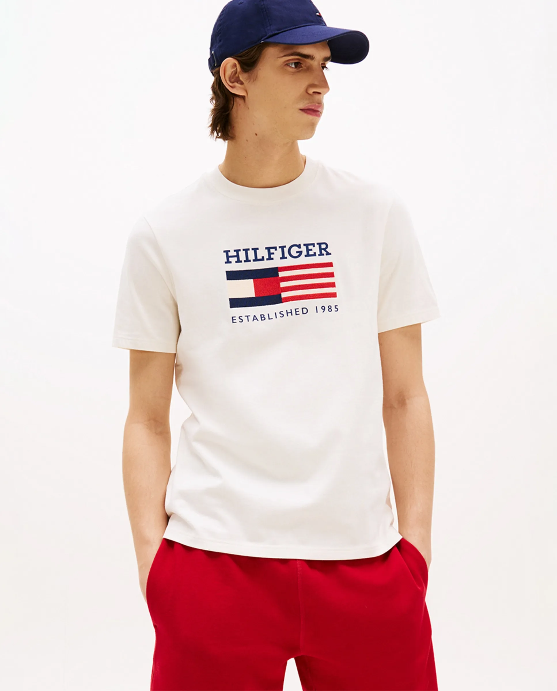

Мужская футболка с коротким рукавом и вышитым логотипом по центру Tommy Hilfiger, белый