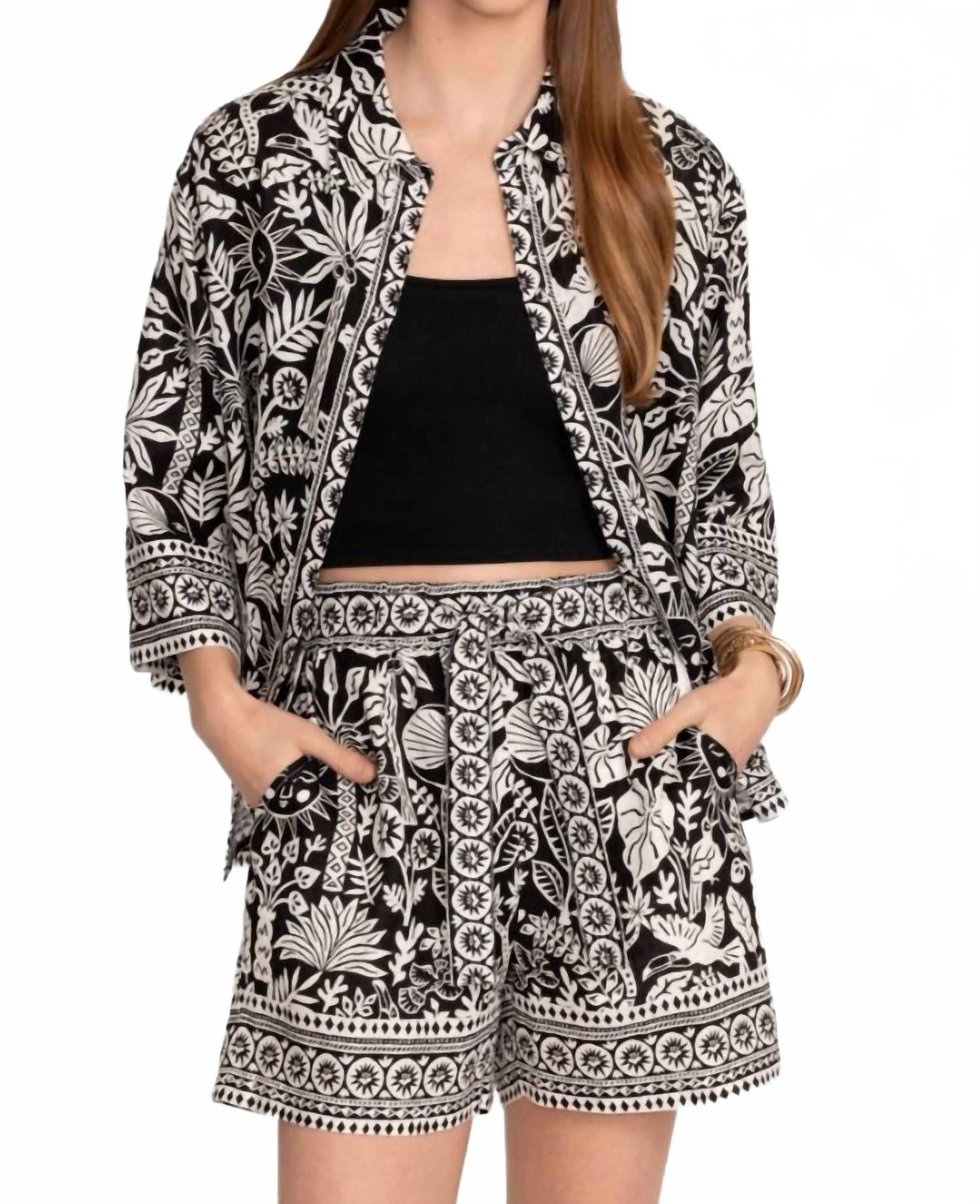 

Лючианна шорты с поясом в черно-белом цвете Johnny Was